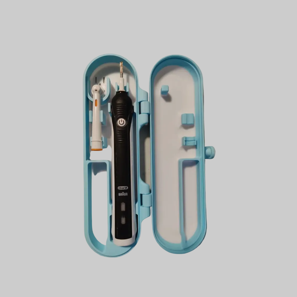 3D-geprinte Oral-B travel case voor een elektrische tandenborstel, opzetborstels en tandpasta.