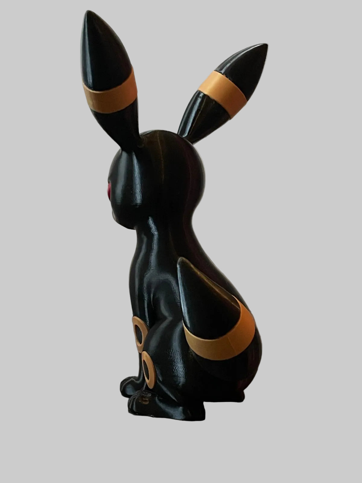 Zwarte Pokémon Umbreon geïnspireerde 3D-print van 26 cm hoog